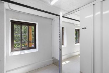 Storage Image 9